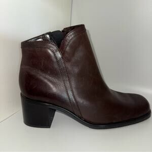 White Mountain brown Ankle boots booties